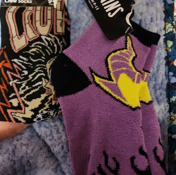 Disney Villains and Pixar Crew Socks Set - Picture 4 of 4